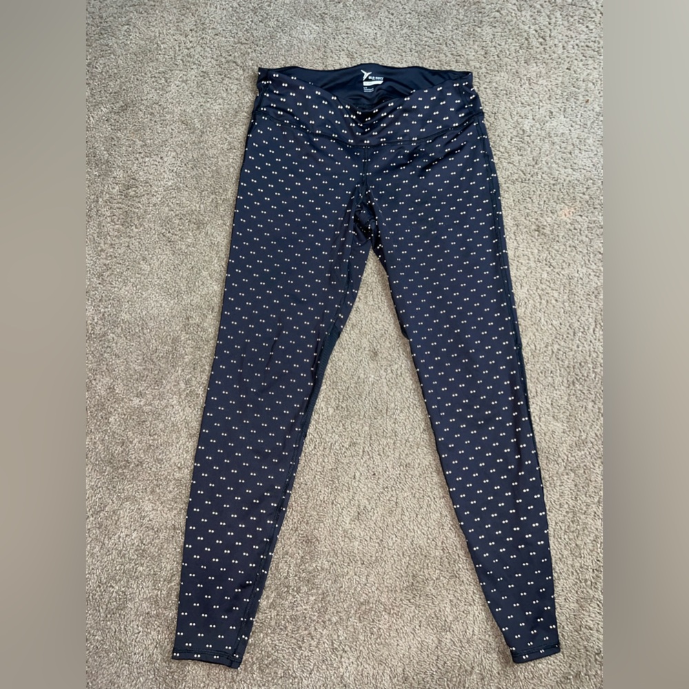 Large Old Navy Activewear Reflective Leggings